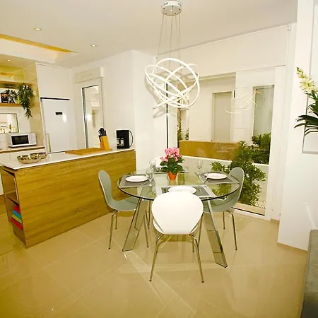Luxury Allegra 43 With Ac And Pool Daire *